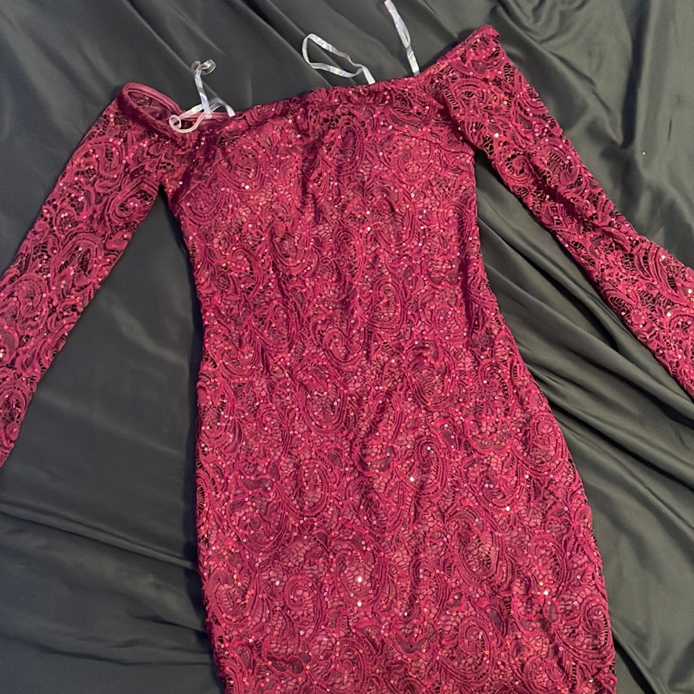 burgundy off the shoulder bodycon dress